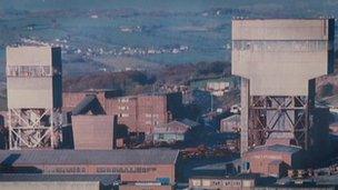 Pwll glo Cynheidre yn 1984
