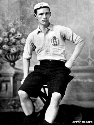 England team's first Romany footballer 'deserves recognition' - BBC News