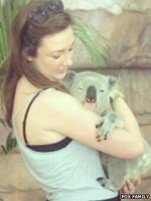 Australia crash sister Jade Fox 'was my rock' - BBC News