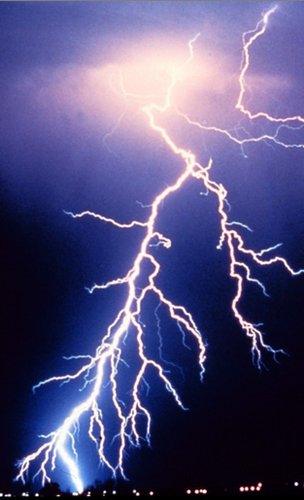 Climate change 'will make lightning strike more' - BBC News