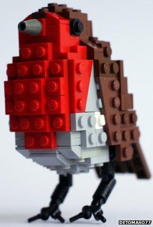 A Lego robin