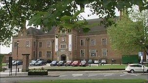 University of Birmingham plans to charge £9,000 fees  BBC News