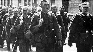 Солдаты Вермахта 1940 г. (изображение в файле)