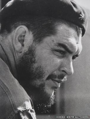 In pictures: Fidel Castro and Che Guevara photos sold - BBC News