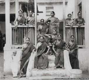 In pictures: Indian women through the ages - BBC News