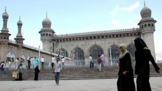 2007లో పేలుడు జరిగిన హైదరాబాద్ మక్కా మసీదు