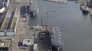 Sevastopol (bottom) and Vladivostok under construction in Saint-Nazaire (25/05/2015)