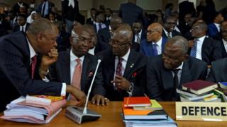 Abunganira mu mategeko umucamanza Walter Onnoghen, ubwo bari ku rukiko rwe mu cyumweru gishize