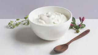 Bowl de skyr (Foto: Icelandic Provisions/Wikimedia Commons)