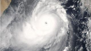 ضرب إعصار غونو سلطنة عمان عام 2007، ويعتبر غونو أقوى إعصار مداري يضرب الشواطئ المطلة لبحر العرب منذ عام 1977