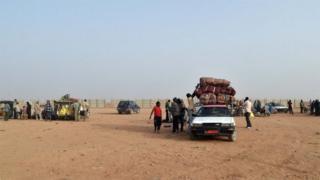 Migrants travelling in the deserts of Niger - archive photo