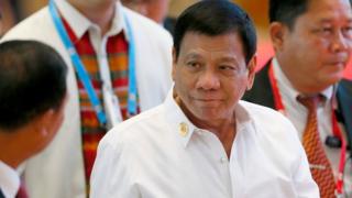 Madaxweynha dalka Philippines, Rodrigo Duterte wuxuu ku caan baxay aflagaadada madaxda caalamka
