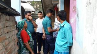 শিশুর এলাকায় পুলিশ