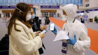 الصين اتخذت إجراءات واسعة إثر تفشي الفيروس