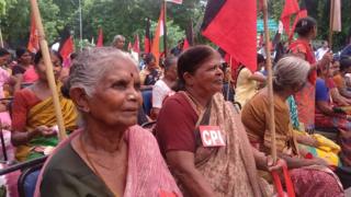திமுக எம்.பிக்கள் ஆர்ப்பாட்டத்தில் கார்த்தி சிதம்பரம்