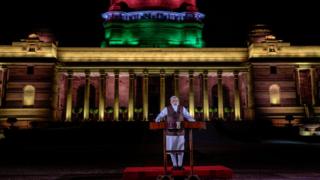 नरेंद्र मोदी