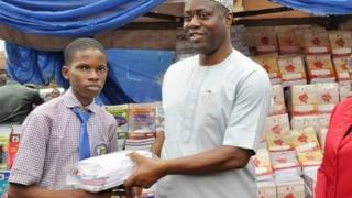 Seyi Makinde n fun akẹkọ ni iwe ajakọ