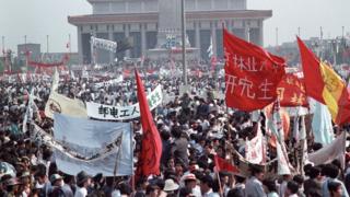 Manifestantes en la plaza de Tiananmen en 1989