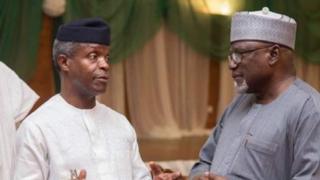 Onye na-arụ dịka onyeisiala Naijiria bụ Yemi Osinbajo na Lawal Musa Daura