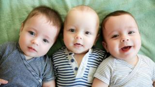 Tres bebés
