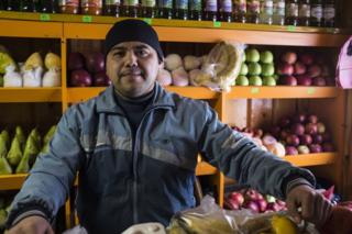 продавец фруктов Набиджан