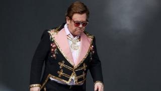 Elton John a perdu sa voix en plein concert.
