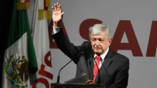 El candidato de la izquierda, Andrés Manuel López Obrador, encabeza todas las encuestas electorales.