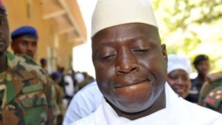 En Gambie, des proches des victimes du régime de l'ex-président Yahya Jammeh réclament justice.