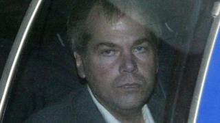 John Hinckley Jr. llega a la Corte de Distrito de EE.UU. en Washington (foto de archivo de 2003)