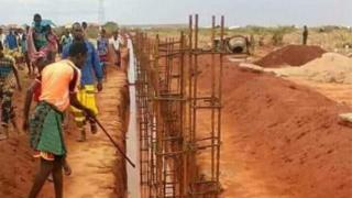 Darbiga ay Kenya ka dhisayso xudduudda