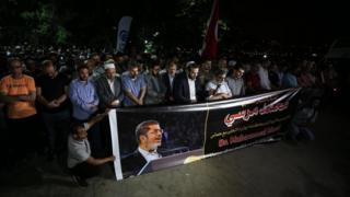 صلاة الغائب على مرسي يقيمها سكان اسطنبول