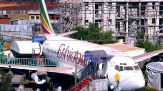 ሰባት ናብ ነፋሪት እንተስቅሉ ካብ ሓደ ቦታ ናብ ካሊእ ቦታ ንምጉዕዓዝ እምበር ኮፍ ኢሎም ሻሂ ክሰትዩ ወይ ክዘናግዑ ኣይኮነን።