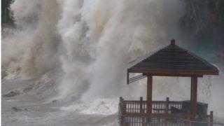 Waves as Typhoon Maria hits China.