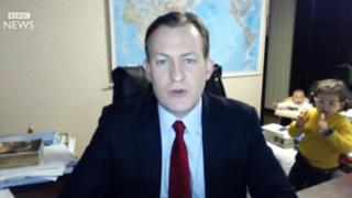 روبرت كيلي، أستاذ العلوم السياسية