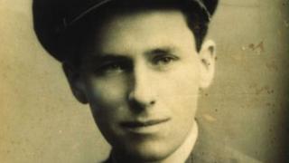 War medals of Stardust pilot sell at auction for £13k - BBC News