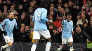Manchester City reste sur une lourde défaite de 4 à 0 sur le terrain d'Everton.