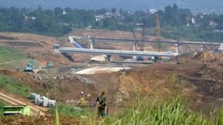 Puente en Indonesia construido en el marco del proyecto de la Nueva Ruta de la Seda.