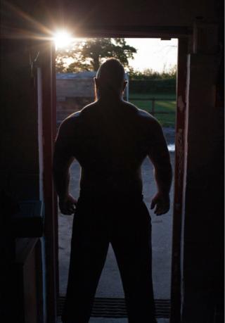 The extreme lifestyle of a strongman in pictures 20