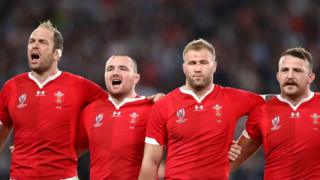 Wales players sing their national anthem