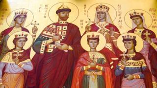 El Zar Nicolás II junto a su familia.