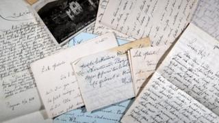 Varias cartas de la correspondencia entre Kurt y Hedwig