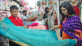 ঈদে শেষ মুহূর্তের কেনাকাটা
