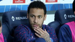 Neymar nie des accusations de viol et publie ses échanges avec la plaignante