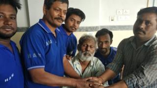 ২১ বছর আগে মারা যাওয়া বাবাকে খুঁজে পেল ছেলে