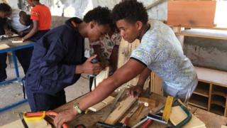 ኤርትራውያን ስደተኛታት ኣብ ስራሕቲ ዕንፀይቲ