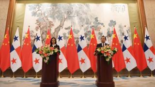 中国外长与巴拿马外长