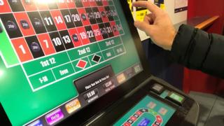 Fixed odds betting machine