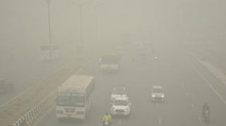 Kualitas udara di Delhi anjlok ke tingkat berbahaya.