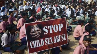 Протест в Индии против сексуального насилия над детьми