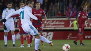 Gareth Bale na buga fanareti